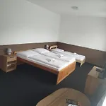 Otel Prajzko, Hronov