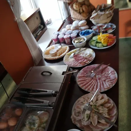 Prajzko, Hotel Hronov