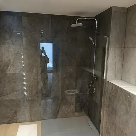 Prajzko, Hotel Hronov