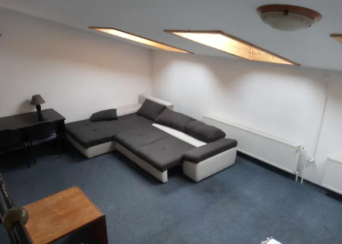 Prajzko, Hotel *